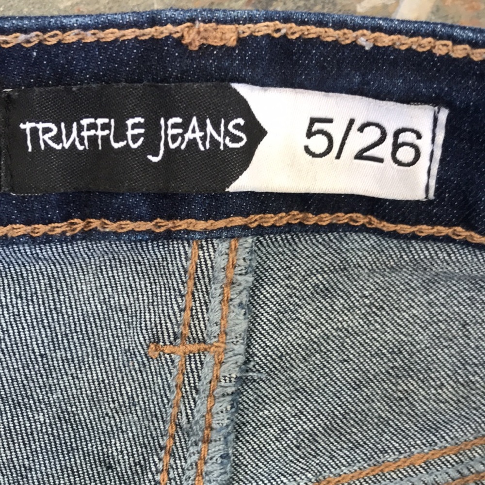 Truffle Jean shorts size 5/26. Seem smaller end - Picture 7 of 12